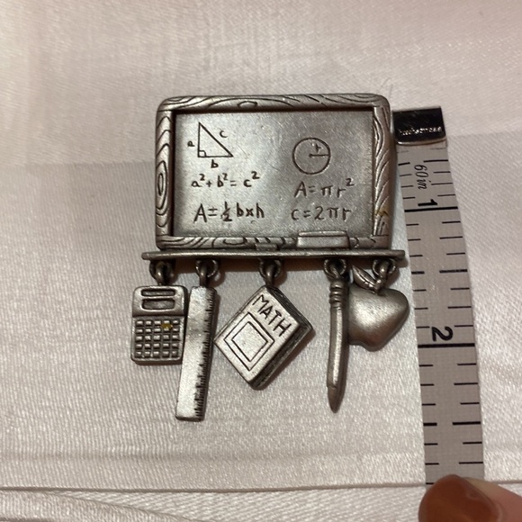 JJ Jonette Pewter Math Teacher Chalk Board Brooch Teacher Jewelry Brooch Vintage - Picture 5 of 5